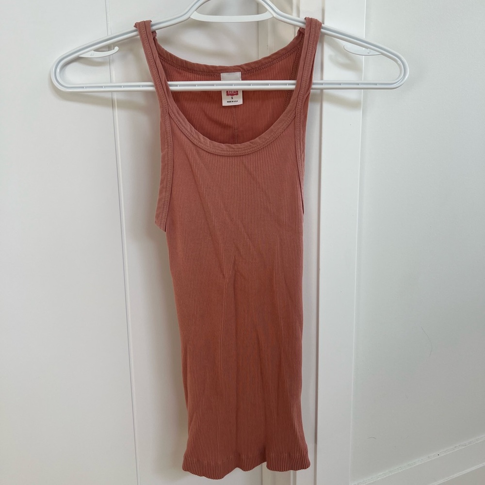 Re/done x Hanes Ribbed Tank - Picture 8 of 12